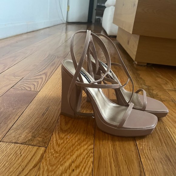 Nude Platform Block Heels Nine West - Picture 6 of 9